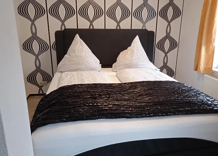 & Restaurant Zum Adlersberg Schleusingen