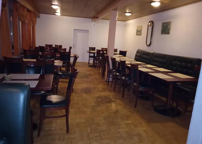 Hotel & Restaurant Zum Adlersberg 3*